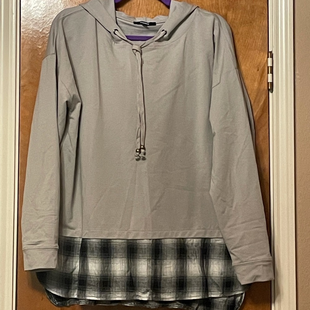 Oversized top with hood by Annabelle Size Large